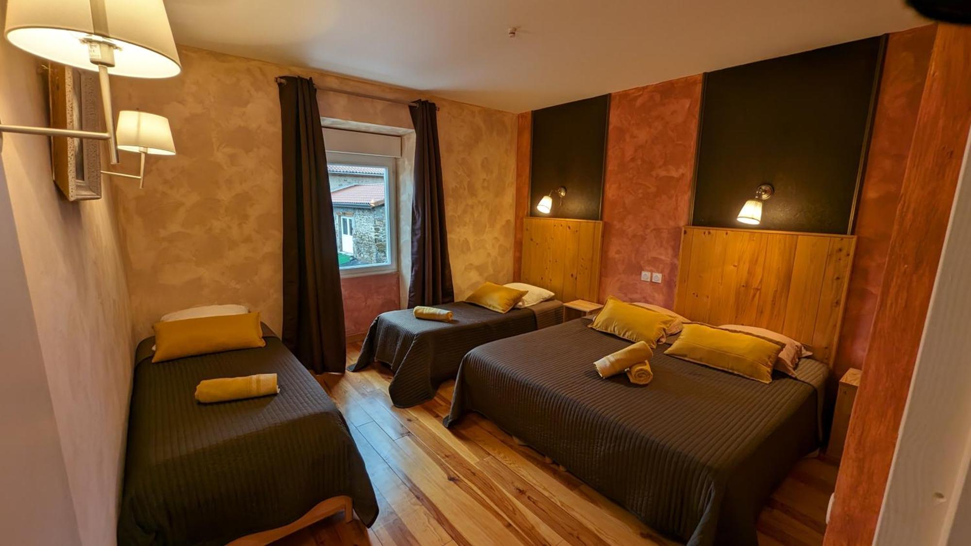 Chambres Et Tables D' Hotes Manglieu Exterior foto